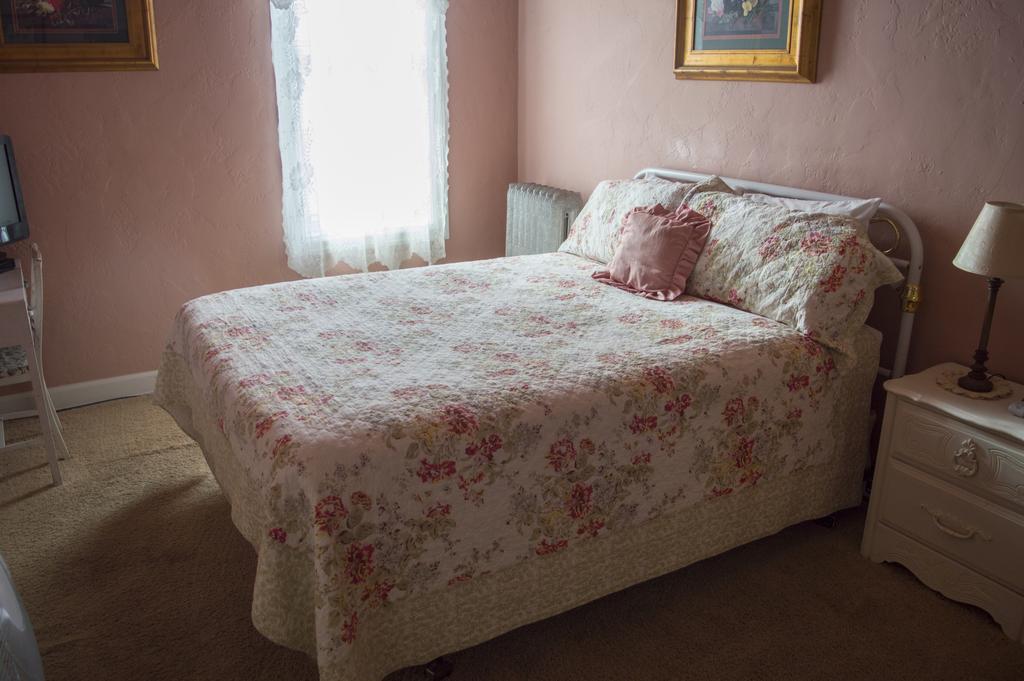 La Plaza Historic Hotel & Restaurant Уолсенбърг Екстериор снимка